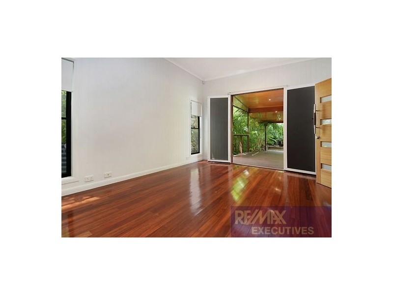 44 Ashton Street, Camp Hill QLD 4152