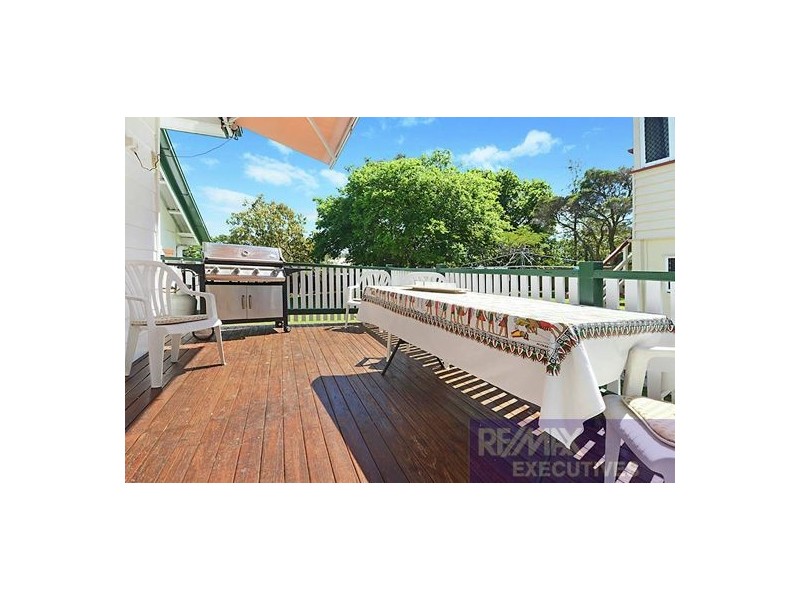 10 Mar Street, Holland Park QLD 4121