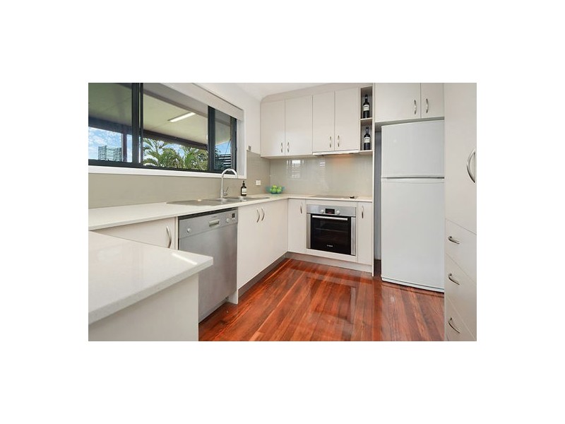 33 Honeysuckle Street, Mansfield QLD 4122