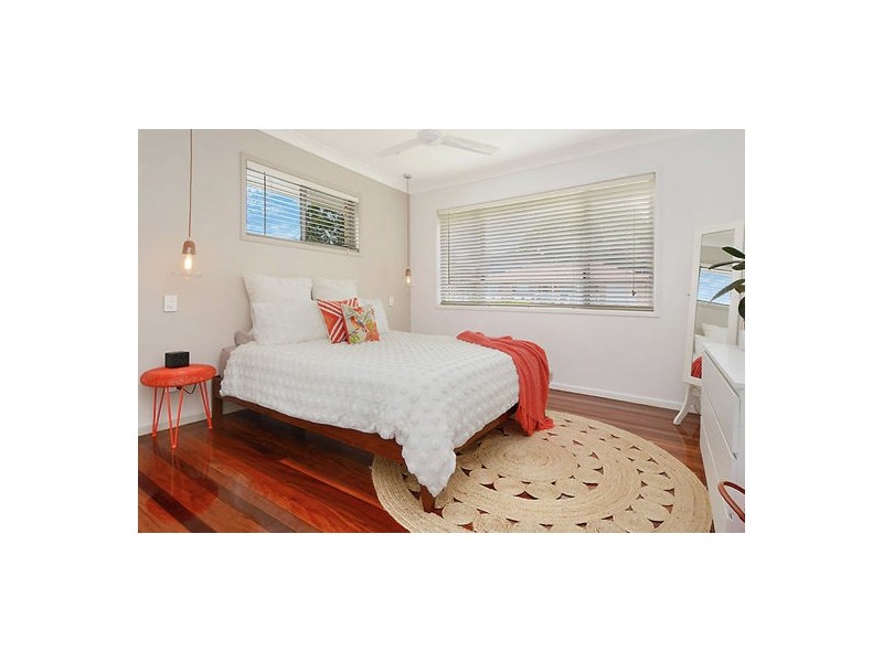 33 Honeysuckle Street, Mansfield QLD 4122