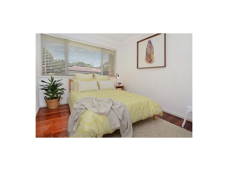 33 Honeysuckle Street, Mansfield QLD 4122