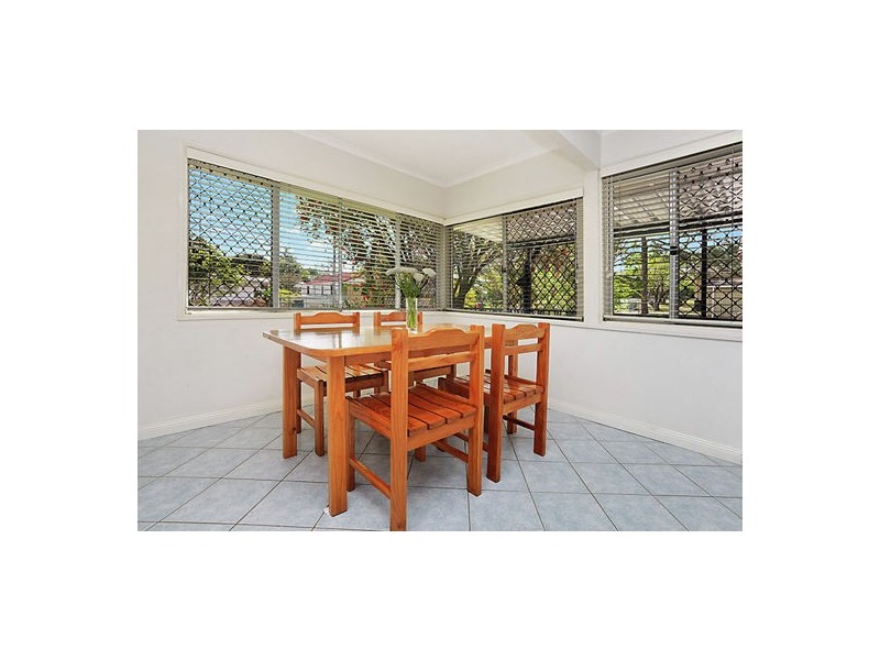 33 Casmaria Street, Mansfield QLD 4122