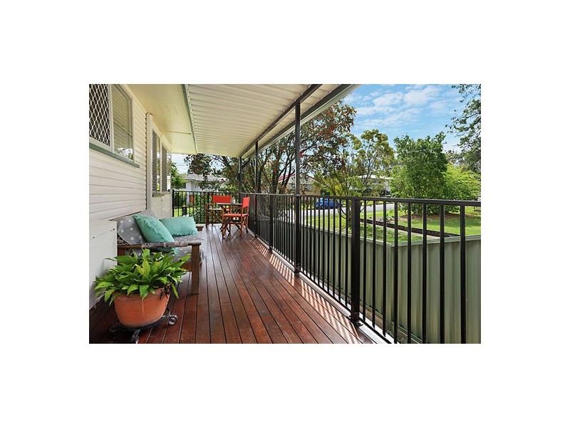 33 Casmaria Street, Mansfield QLD 4122