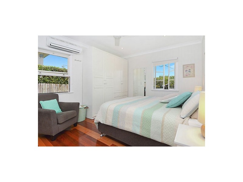 67 Sapphire Street, Holland Park QLD 4121