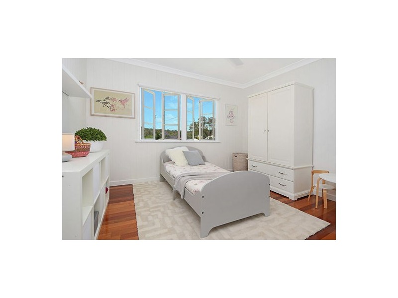 67 Sapphire Street, Holland Park QLD 4121