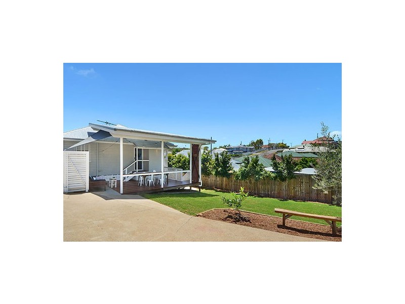 67 Sapphire Street, Holland Park QLD 4121