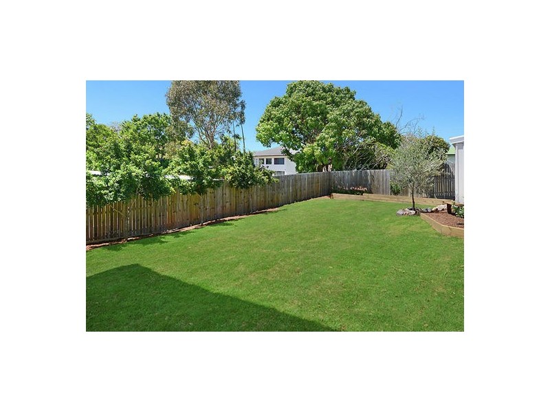 67 Sapphire Street, Holland Park QLD 4121
