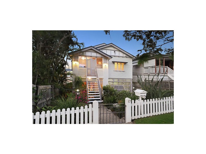 17 Headfort Street, Greenslopes QLD 4120