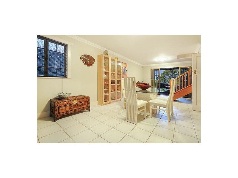 17 Headfort Street, Greenslopes QLD 4120