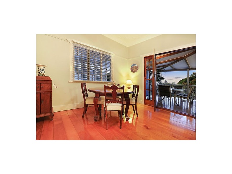 17 Headfort Street, Greenslopes QLD 4120
