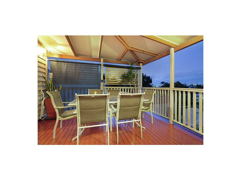 17 Headfort Street, Greenslopes QLD 4120