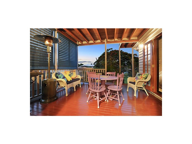 17 Headfort Street, Greenslopes QLD 4120