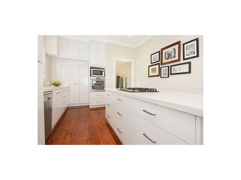 151 Seville Road, Holland Park QLD 4121