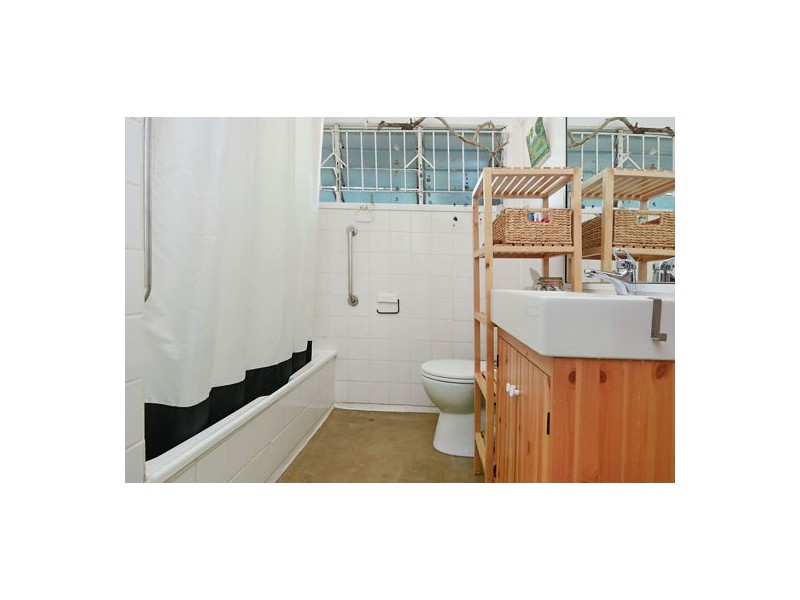 64 Amega Street, Mount Gravatt East QLD 4122