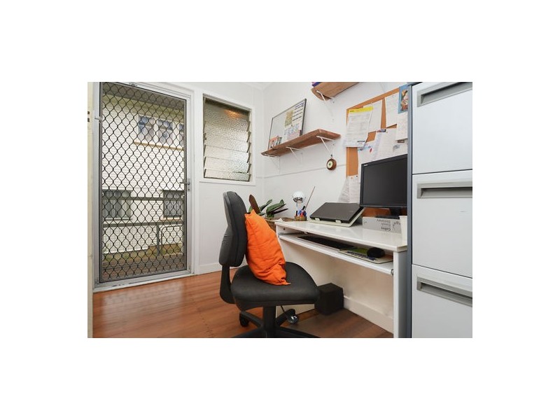 64 Amega Street, Mount Gravatt East QLD 4122