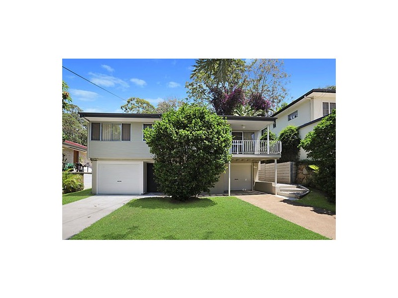 63 Dobbs Street, Holland Park West QLD 4121