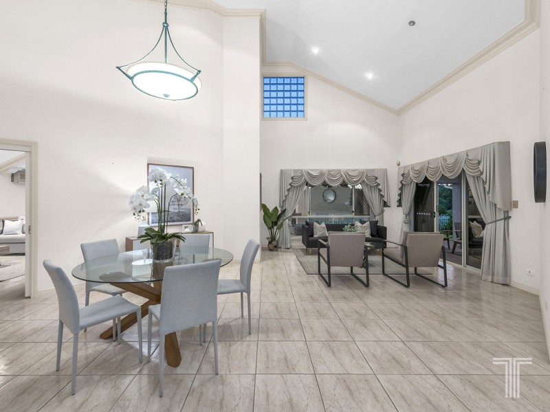 22 Turnberry Place, Carindale QLD 4152