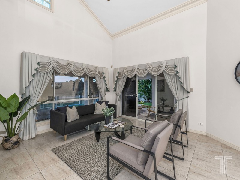 22 Turnberry Place, Carindale QLD 4152