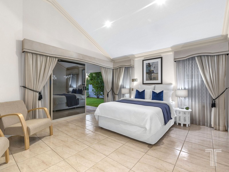22 Turnberry Place, Carindale QLD 4152