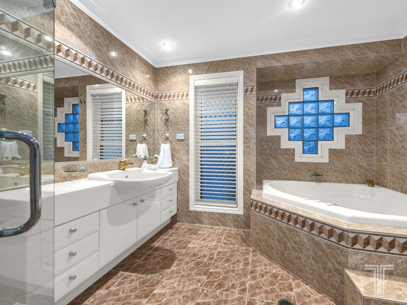 22 Turnberry Place, Carindale QLD 4152