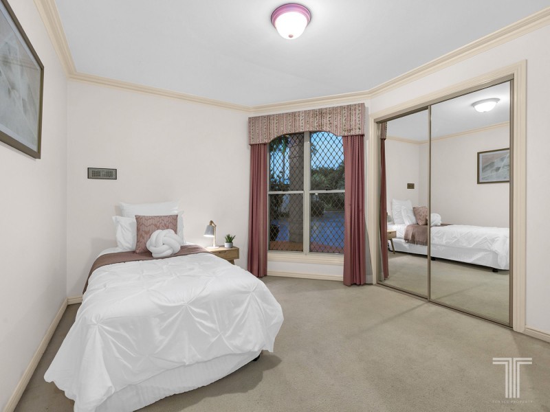 22 Turnberry Place, Carindale QLD 4152