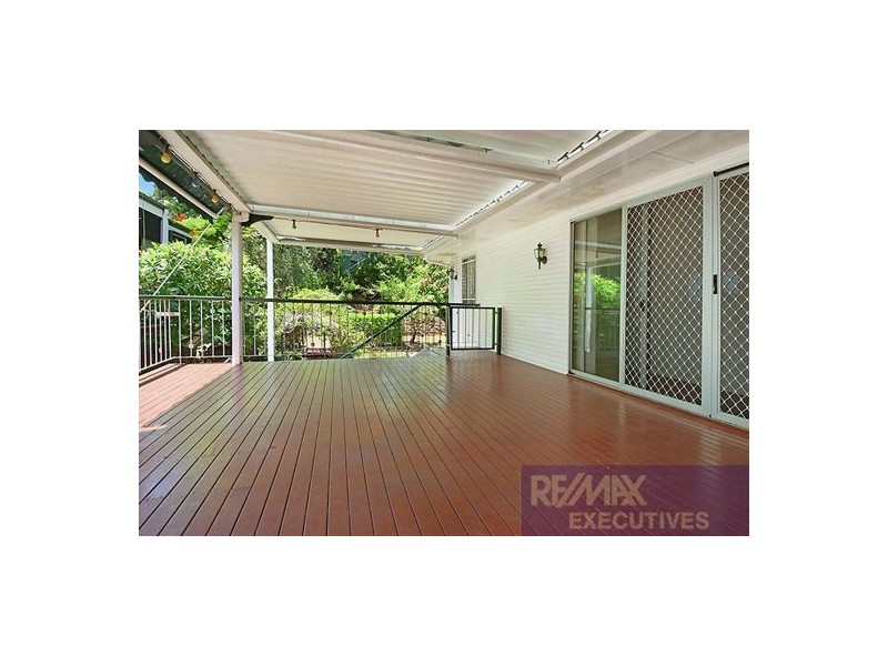 50 Latimer Street, Holland Park QLD 4121