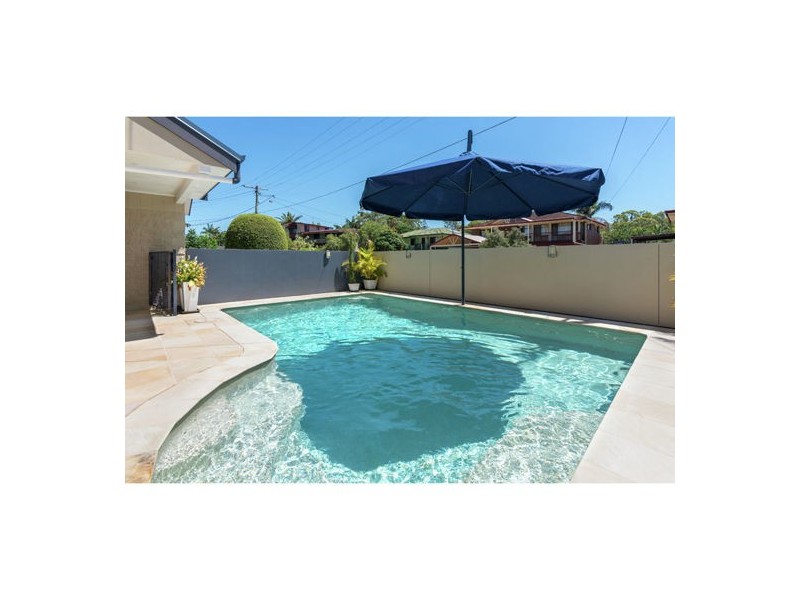 5 Price Avenue, Birkdale QLD 4159