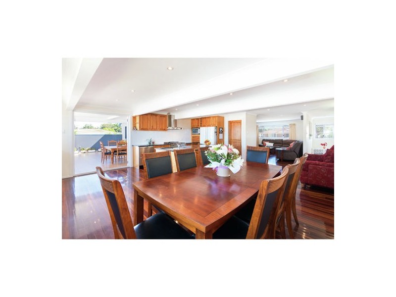 5 Price Avenue, Birkdale QLD 4159