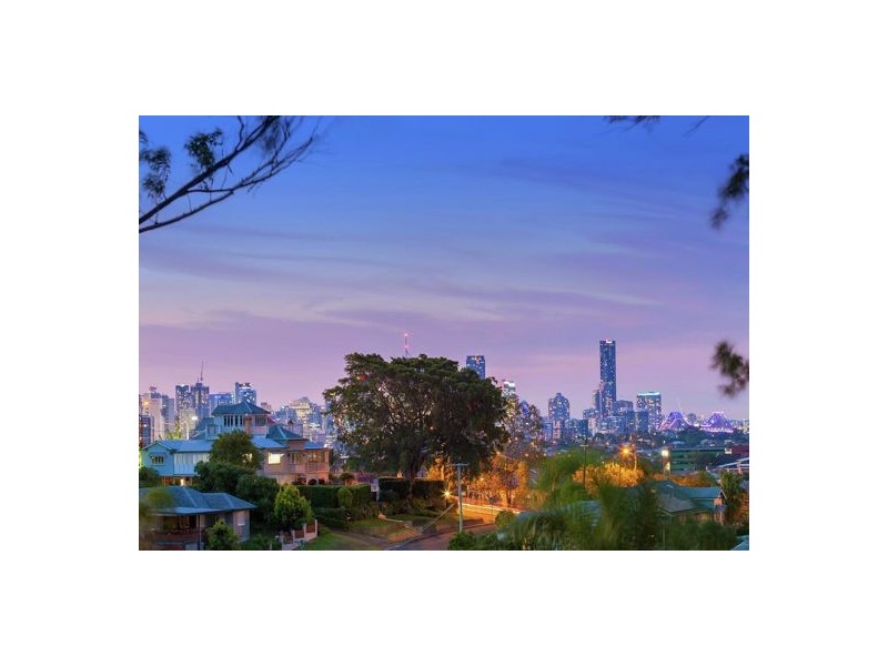 64 Henzell Terrace, Greenslopes QLD 4120