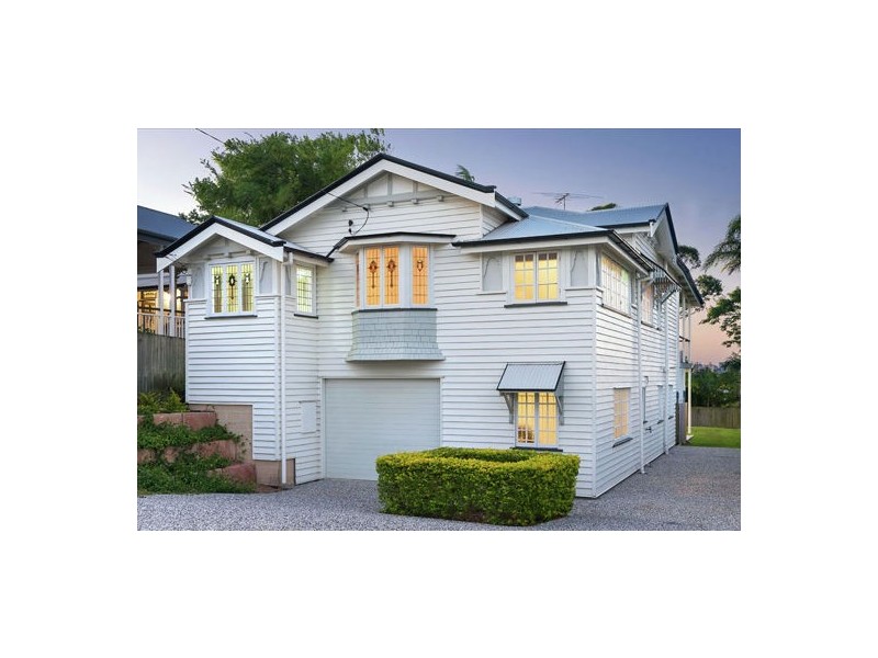 64 Henzell Terrace, Greenslopes QLD 4120