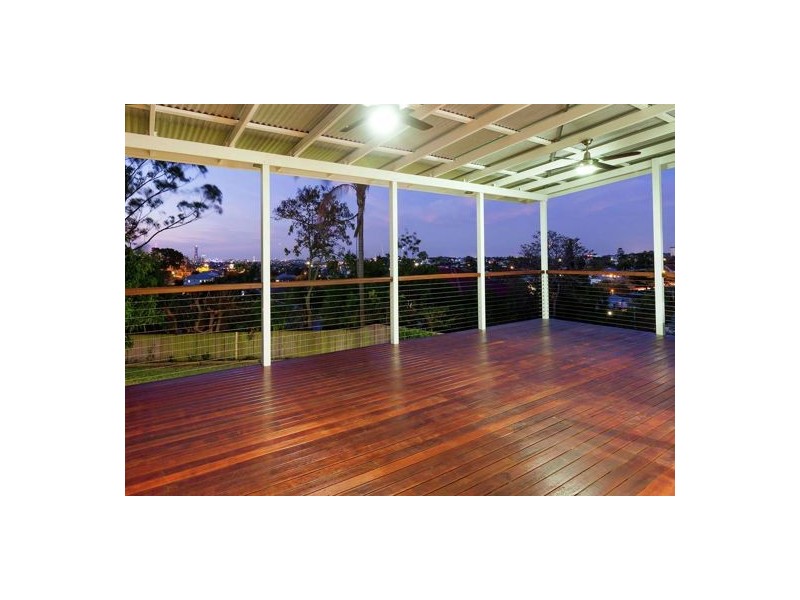 64 Henzell Terrace, Greenslopes QLD 4120