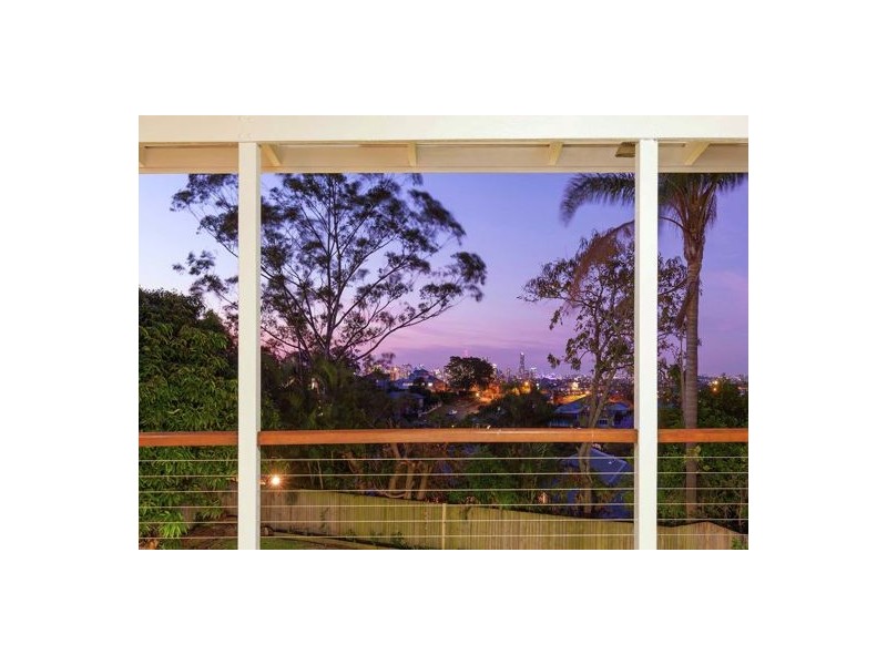 64 Henzell Terrace, Greenslopes QLD 4120