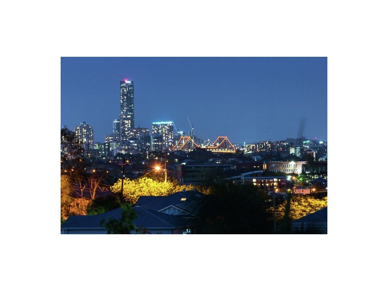 64 Henzell Terrace, Greenslopes QLD 4120