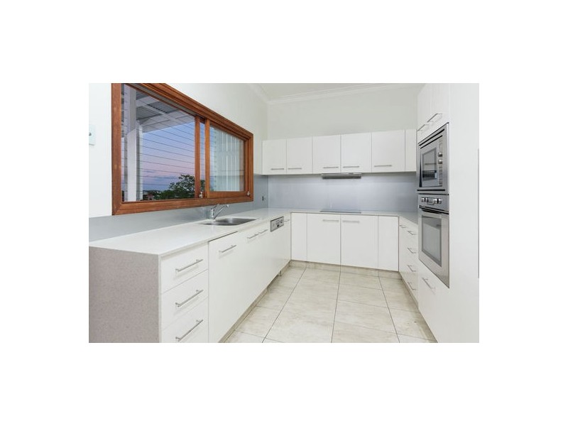 64 Henzell Terrace, Greenslopes QLD 4120