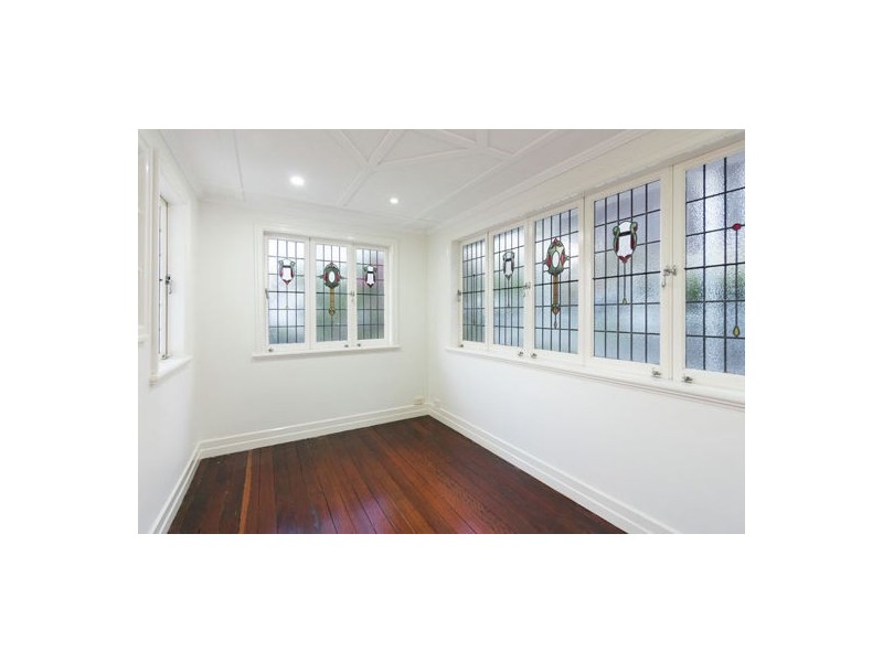 64 Henzell Terrace, Greenslopes QLD 4120