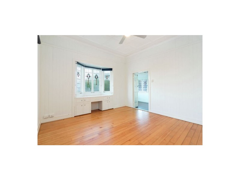 64 Henzell Terrace, Greenslopes QLD 4120