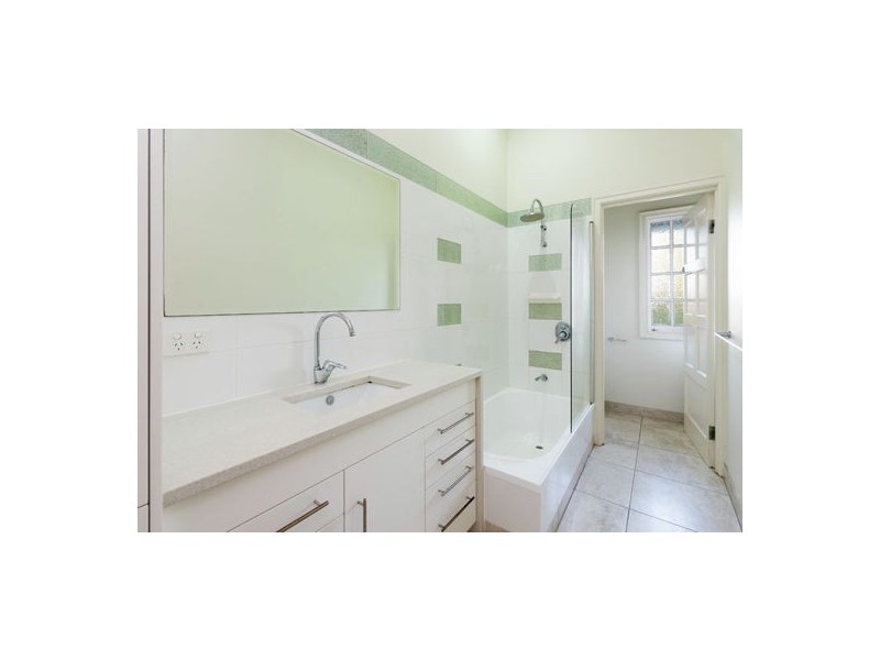 64 Henzell Terrace, Greenslopes QLD 4120