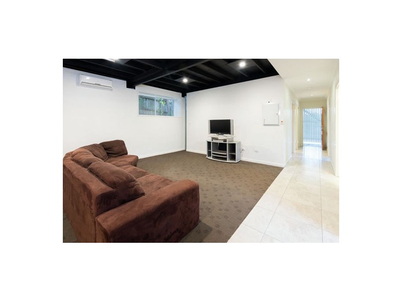 64 Henzell Terrace, Greenslopes QLD 4120