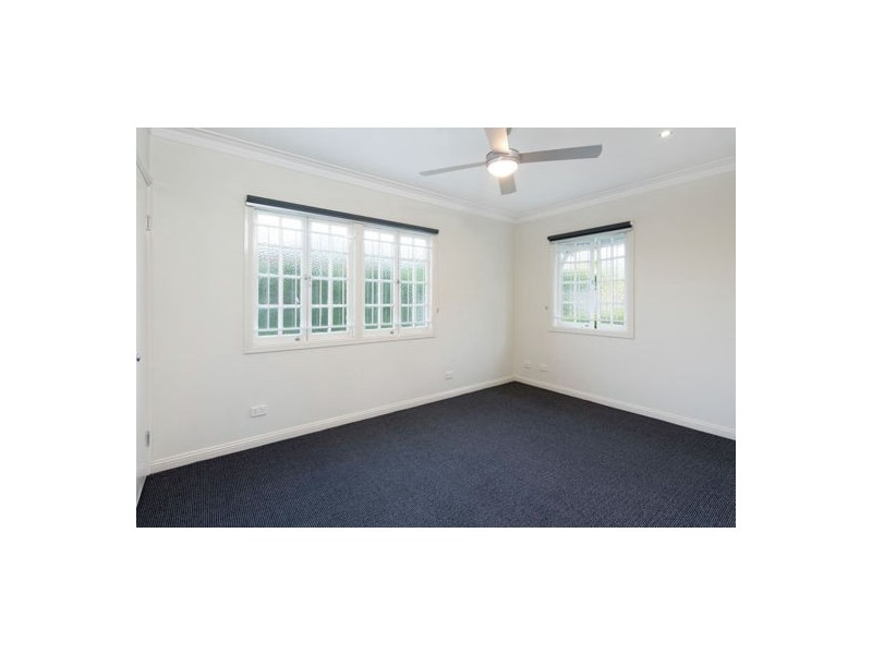 64 Henzell Terrace, Greenslopes QLD 4120