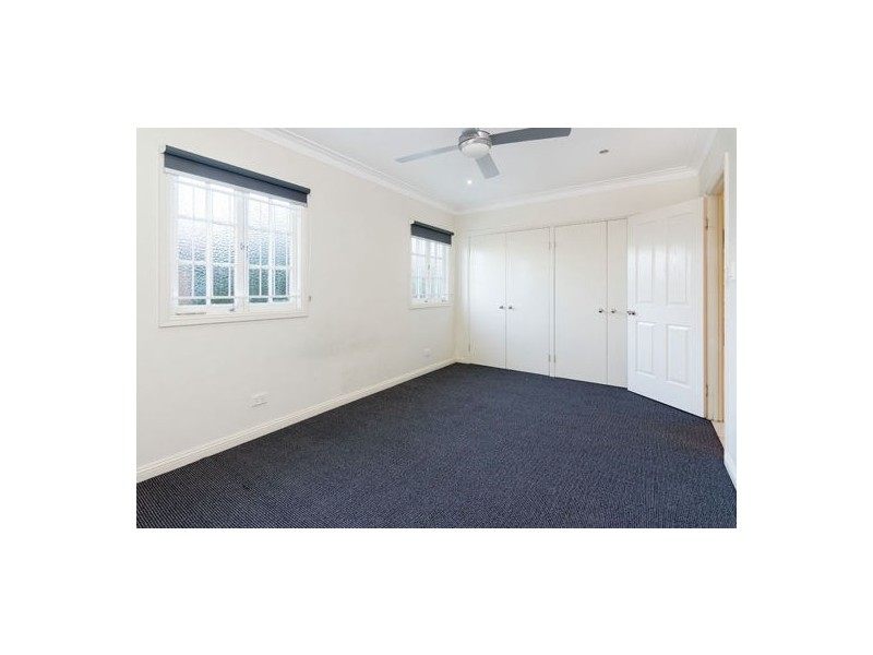 64 Henzell Terrace, Greenslopes QLD 4120