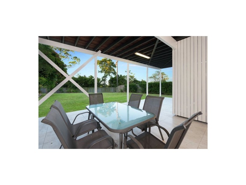 64 Henzell Terrace, Greenslopes QLD 4120