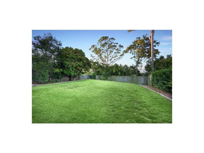 64 Henzell Terrace, Greenslopes QLD 4120
