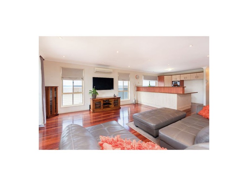 3 Kamarin Street, Manly West QLD 4179