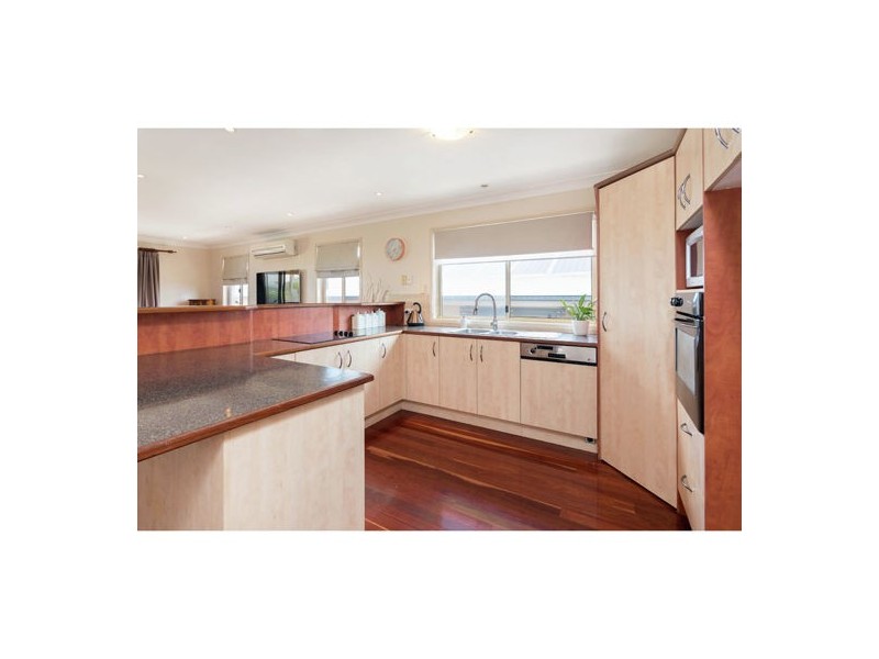 3 Kamarin Street, Manly West QLD 4179