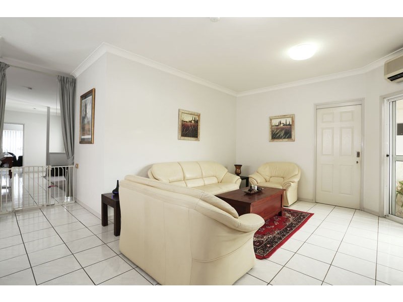 68 Blue Grass Crescent, Eight Mile Plains QLD 4113