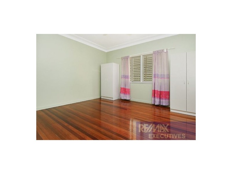 26 Layard Street, Holland Park QLD 4121
