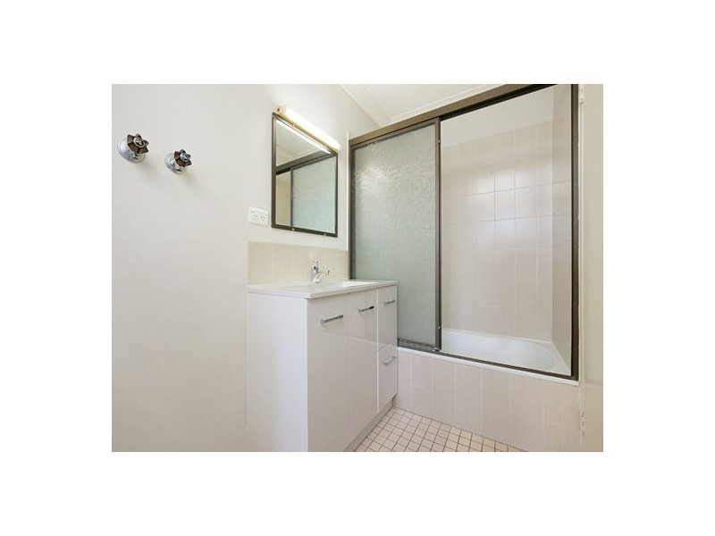 5/12 Crown Street, Holland Park West QLD 4121