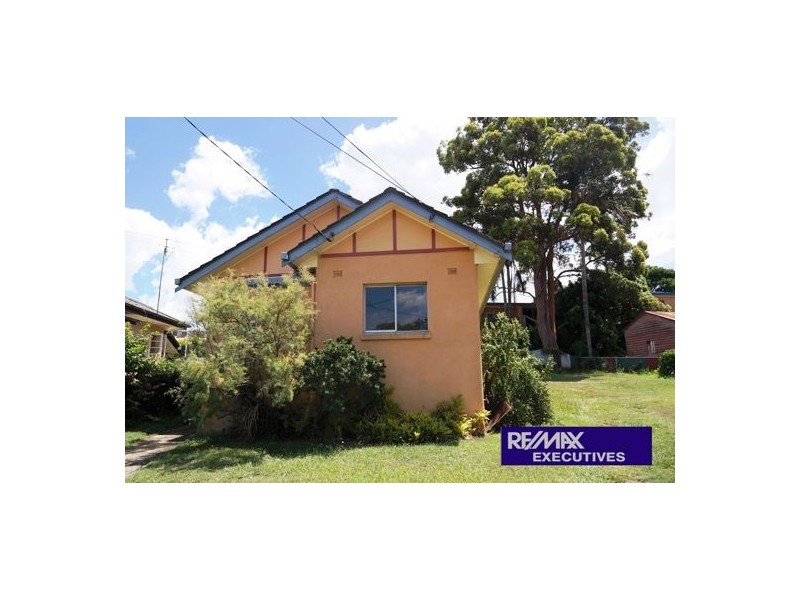 13 Captain Street, Holland Park QLD 4121