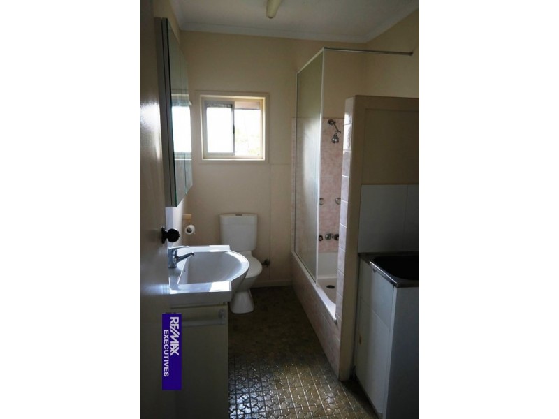 13 Captain Street, Holland Park QLD 4121