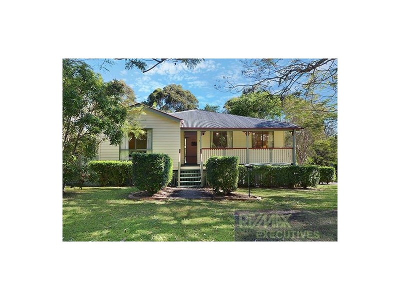 54 Roseglen Street, Greenslopes QLD 4120
